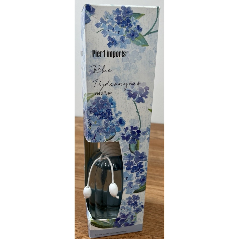 Pier 1 Imports Blue Hydrangeas Reed Diffuser 10 fl oz w/ 10 Reeds NEW